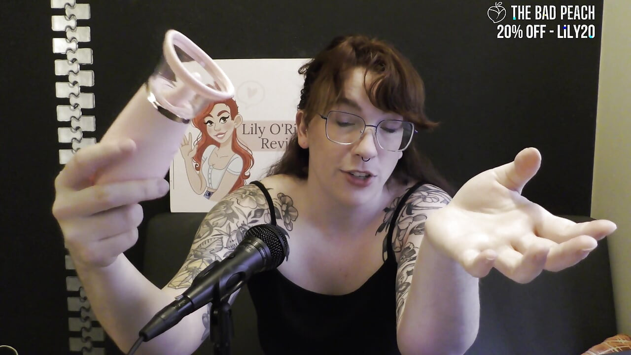 NSFW Review of the Honey Pistil Licking Vibrator From the Bad Peach