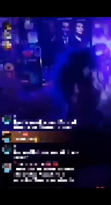 Az őrült feleség elfenekeli a férjét