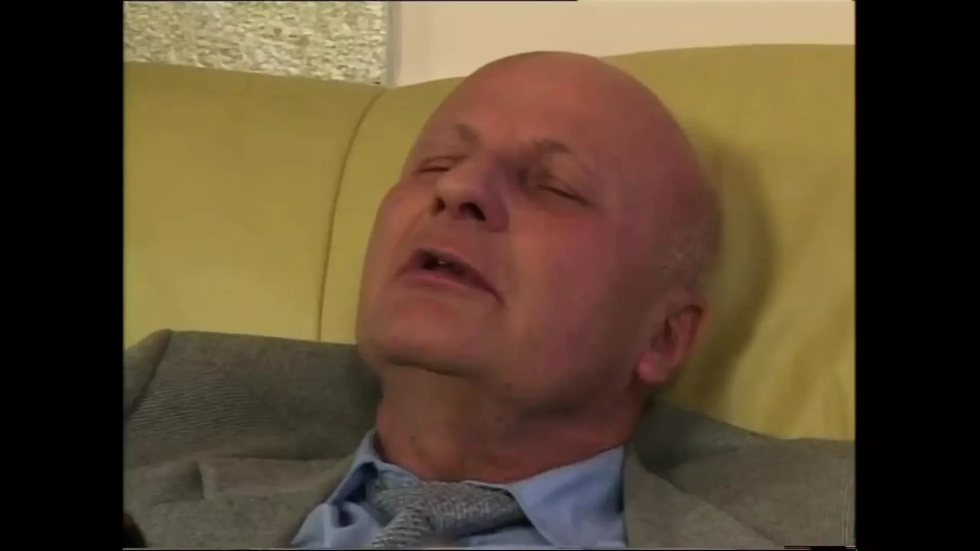 Ovi MILF-ovi vole veoma starce