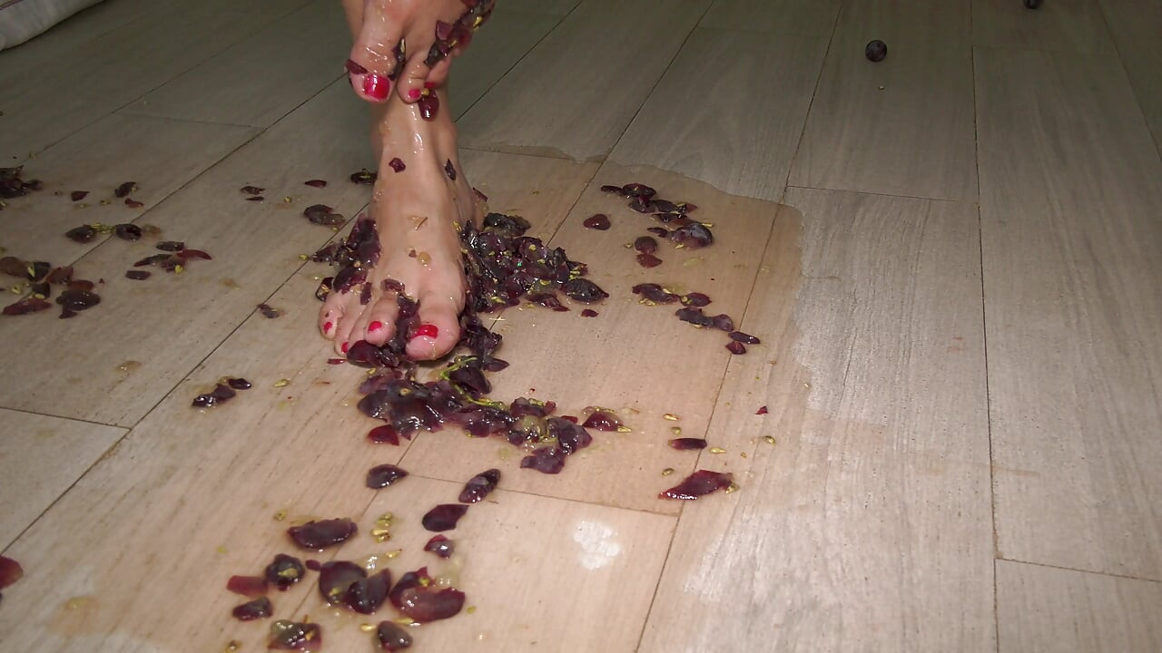 Foot Fetish Grape Party