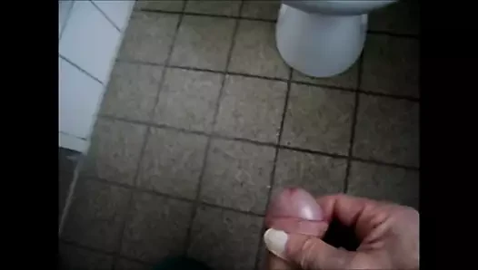 pissen , daneben pissen