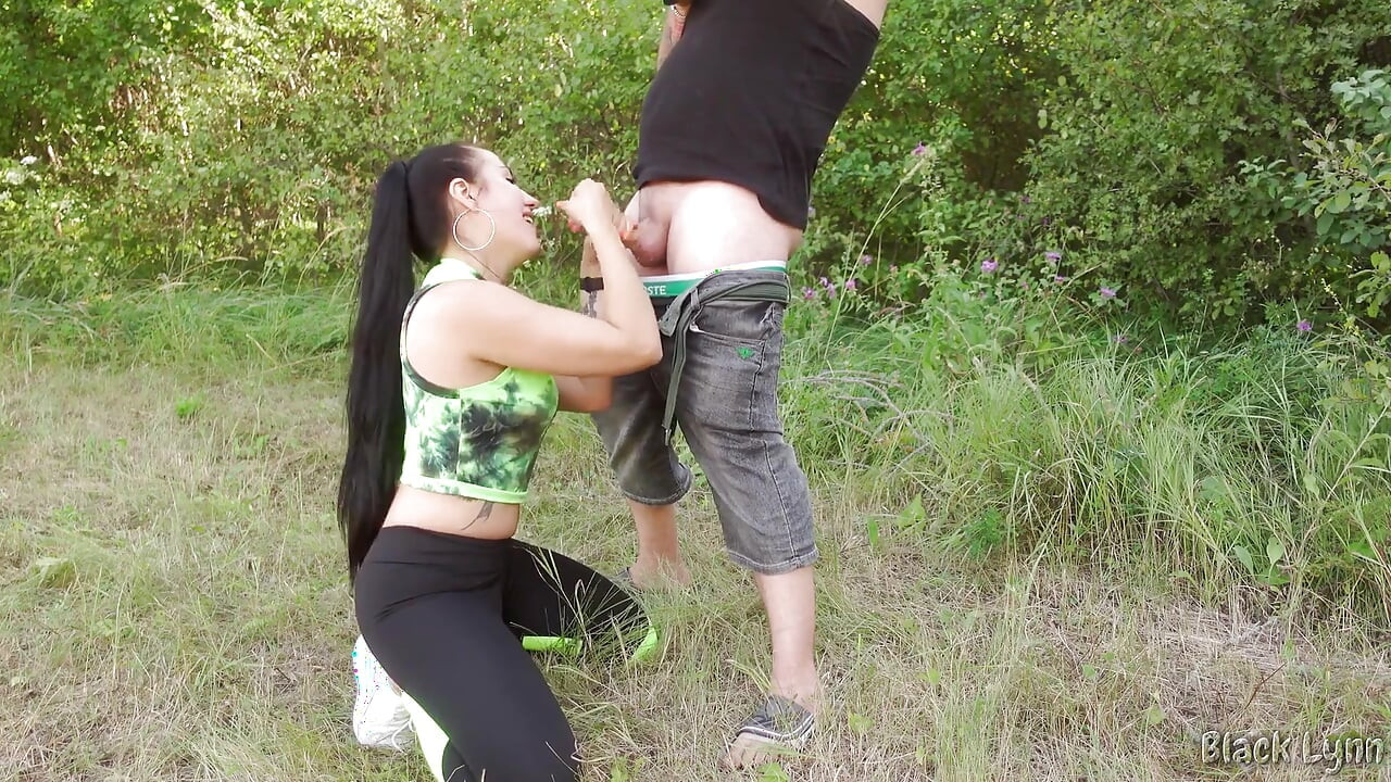 [side View] Ponytail Brunette in Sportswear Sucks Cock and Takes Facial Outdoors