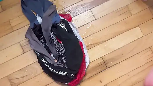 Stuff 10 paar höschen in beide löcher, meine perverse mitbewohnerin