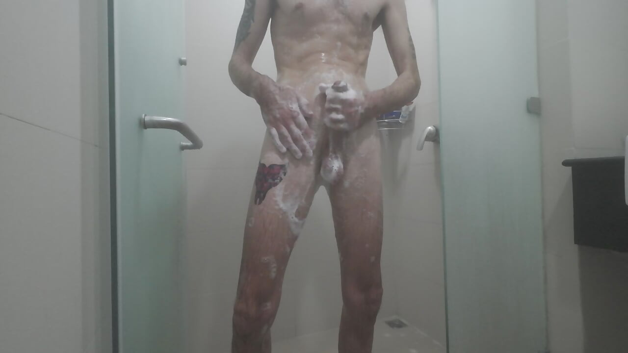 Looking For A Good Boy To Join Me In The Shower