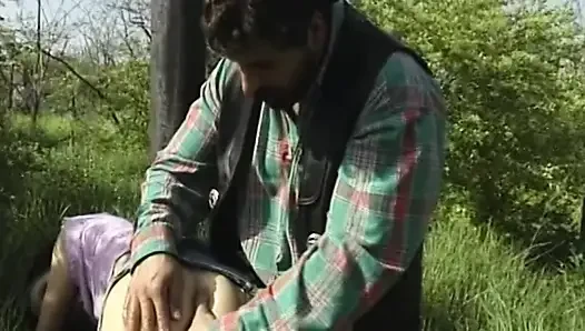 MILF Kriegt Es Hart Ins Poloch