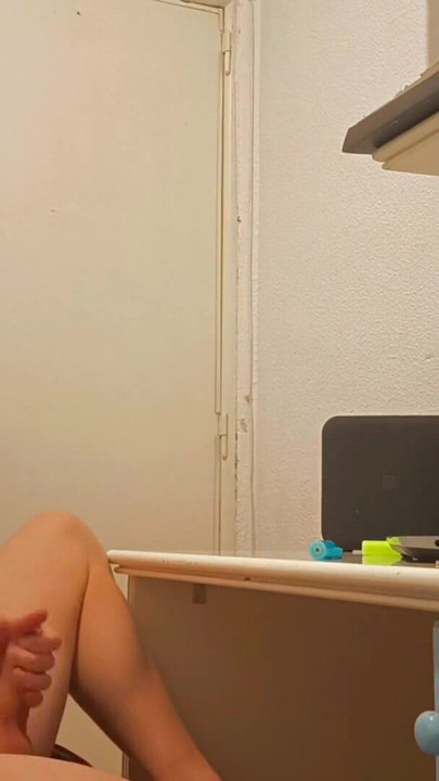 Young boy masturbates watching porn | Clip 1
