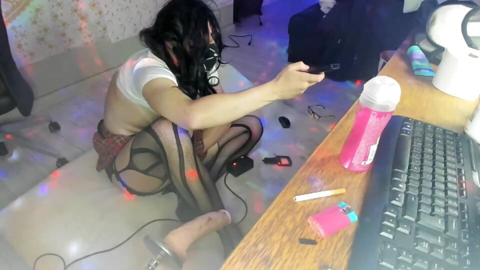 slankecrosdresser on cam