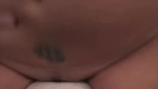 Тройничка: Новая соседка соблазнена лесбиянками — не может защитить себя