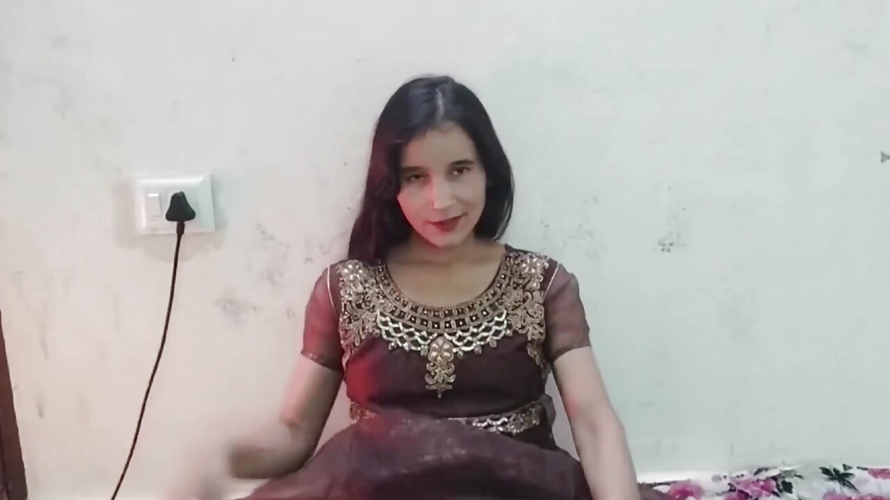 Cute sister in law ko bathroom me patak ke jabar dasti pela