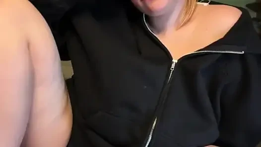 Jucielussie Deepthroat and cumming close up