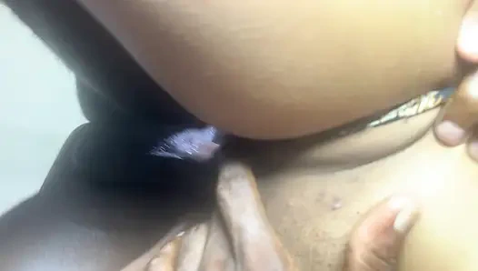 Tanzanyalı kız çılgınla sikişiyor