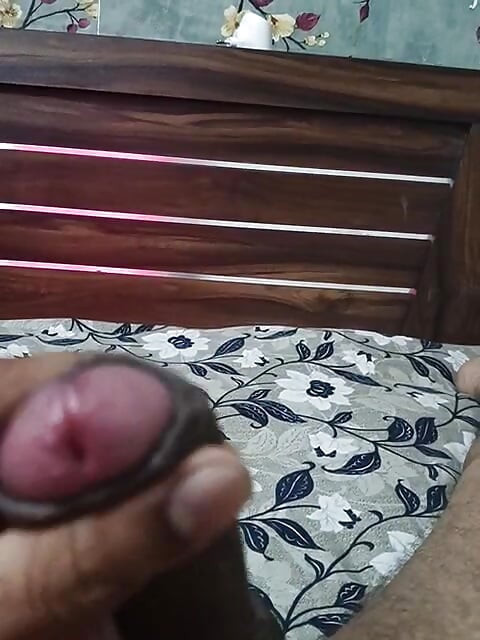 Siapa yang mahu menghisap zakar saya dan menelan mani