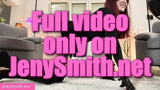 Hot MILF Jeny Smith decided to have a little fun and masturbate on camera in a new live show video