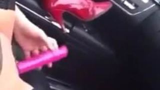 Milf masturbating and squirting in car - nicolo33