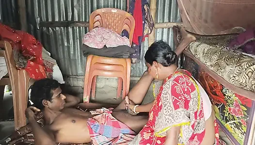 Desi housewife ki doggy style mein gand Mari