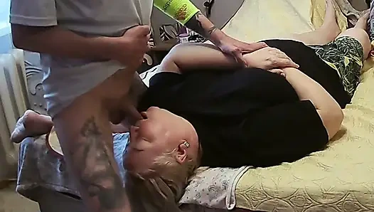 Ich wichste meinen schwanz ab, um auf meine freundin zu kommen