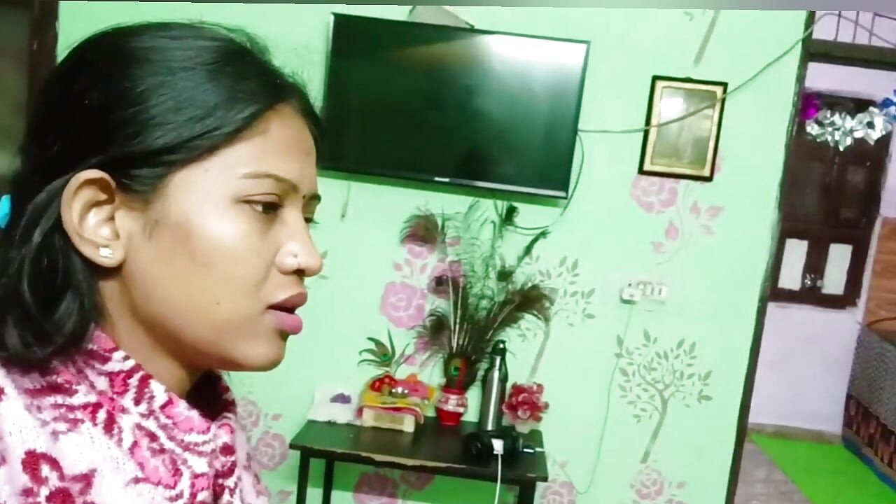 Desi indický švagr krmil svou švagrovou banánem, měl s ní sex a lízal jí kundičku. hindské video (Tina Nandey)