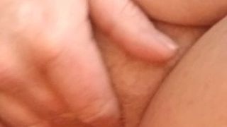 Close -up van bbw vrouw dik poesje wrijven