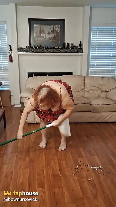 Sweeping Big Beauty Nurse Vicki Decides to Weigh Herself