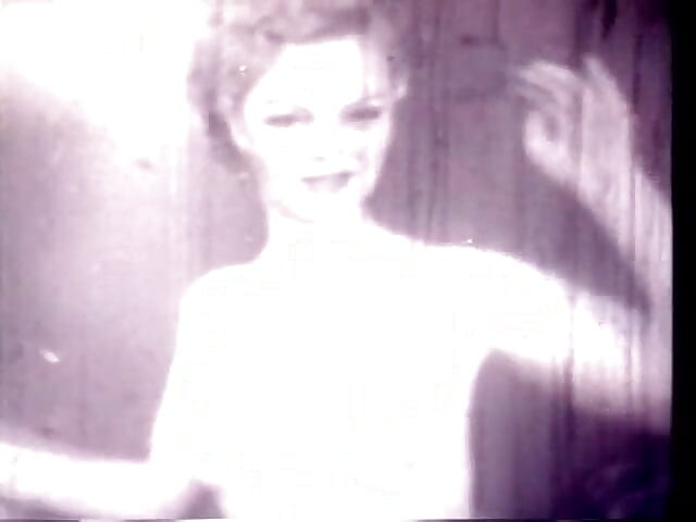 Blondă minionă retro