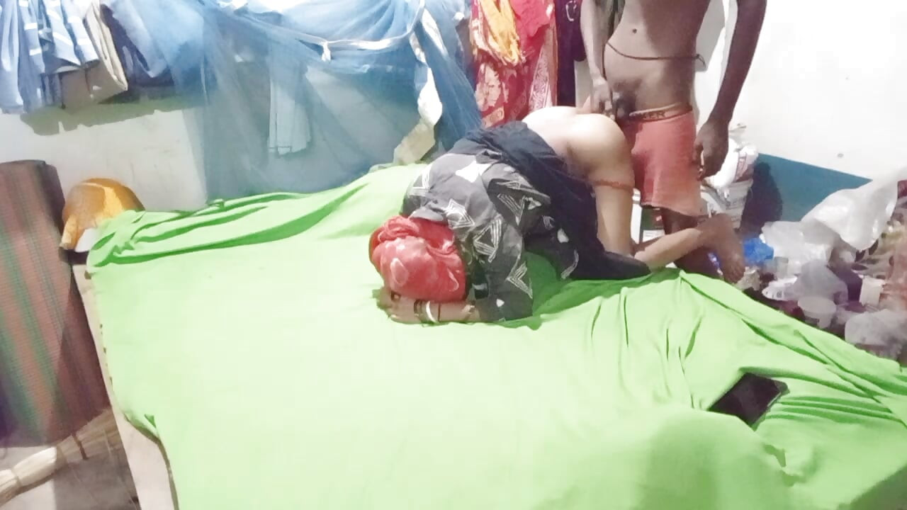 Hot desi Chut ki chudai with romantic padosi bhabhi