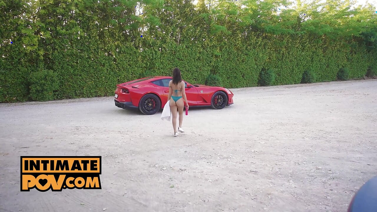 POV - Skruning af ferrari-entusiast Geisha Kyd