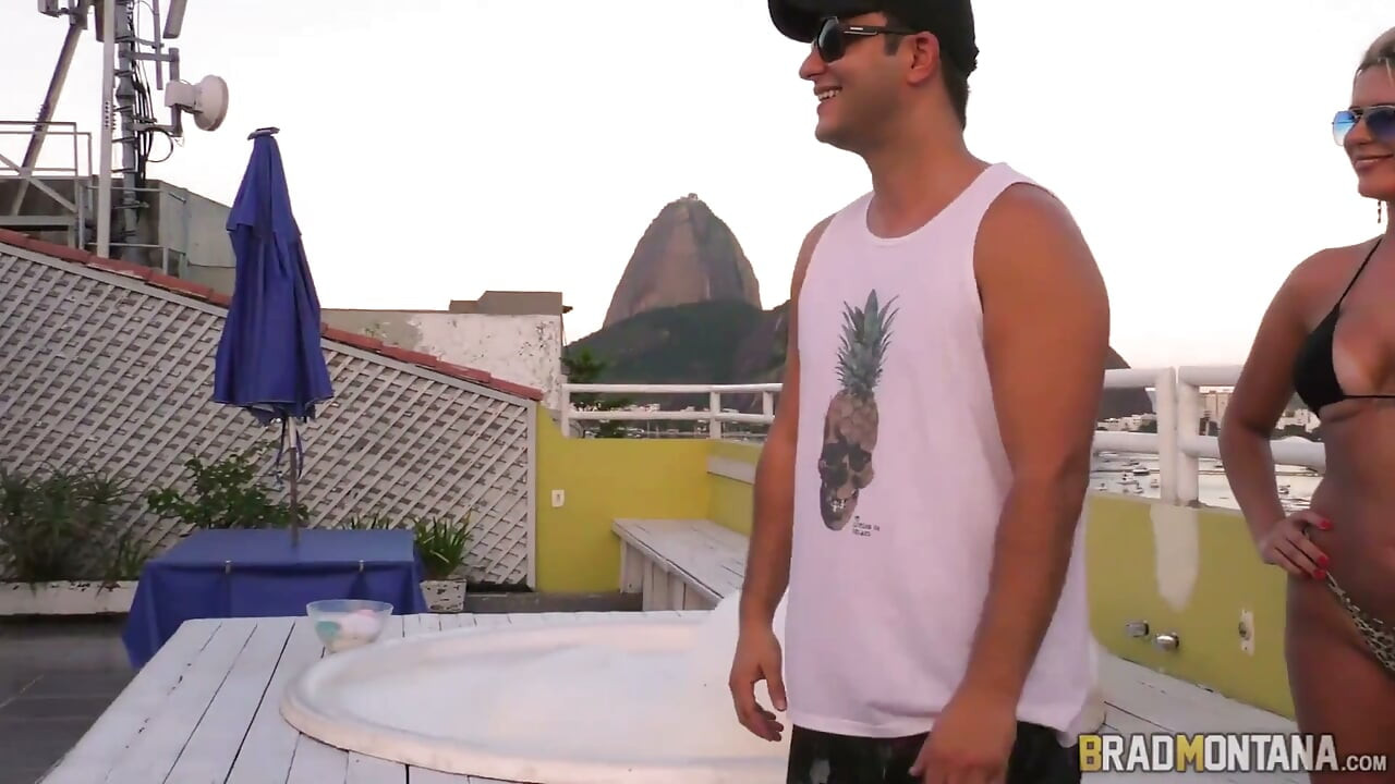 Brad's Bathtub - with Hot Chicks