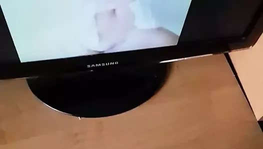 Cum üzerinde güzel milf