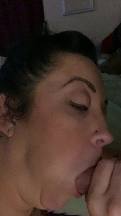Horny girlfriend sucking my dick like a fiend