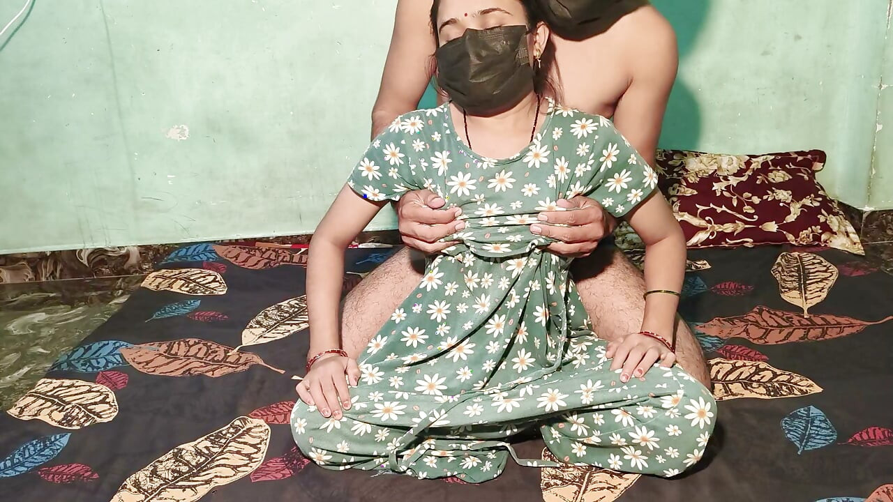 Première fois : une jeune Indienne de 18 ans se fait baiser par son petit ami