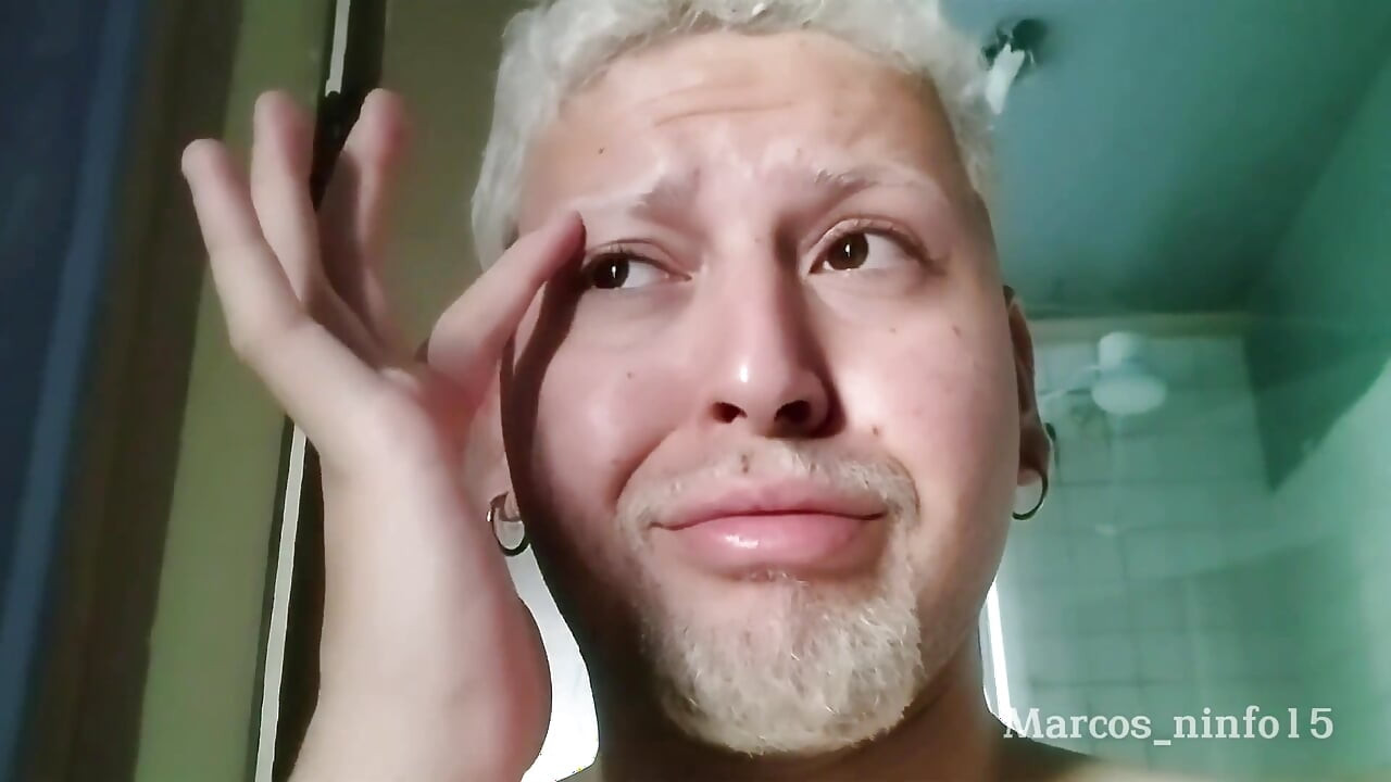 Otputovao sam u glavni grad i odsjeo u hotelu s 2 zvjezdice! Noću sam se tuširao u najgorem hotelu