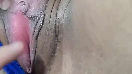 Sucking the Pussy of the Naughty Wife Sa Vanessinha