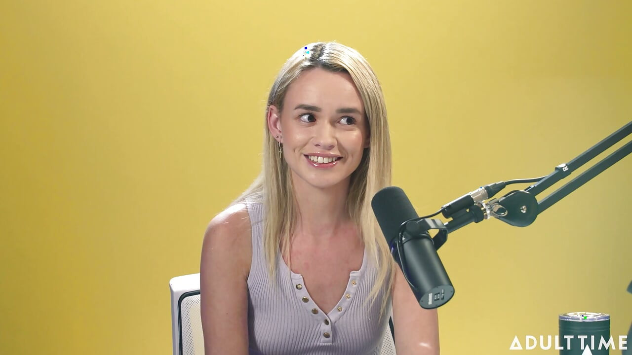 Breaking Shame Cycles & Being True to Yourself, with Khloe Kingsley!  the Adult Time Podcast