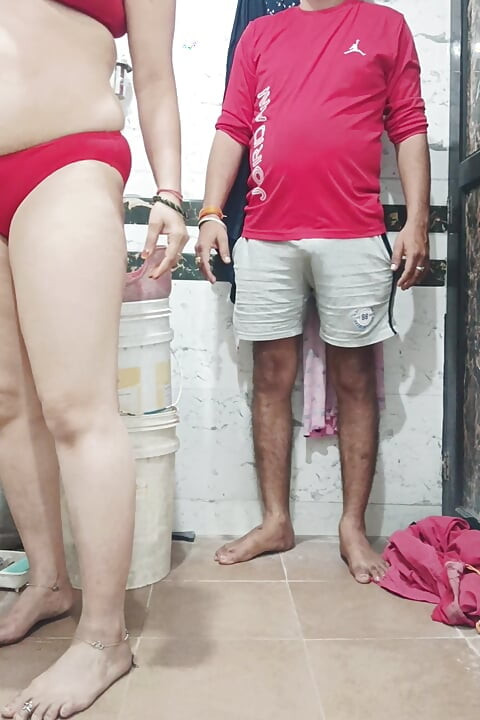 Priya bhabi red painty big ass show