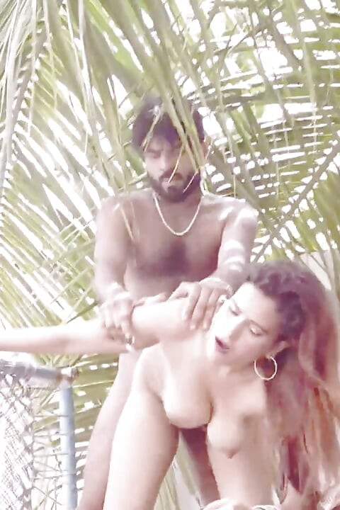 Kalpesh fucked Ruxar on the cot in the jungle