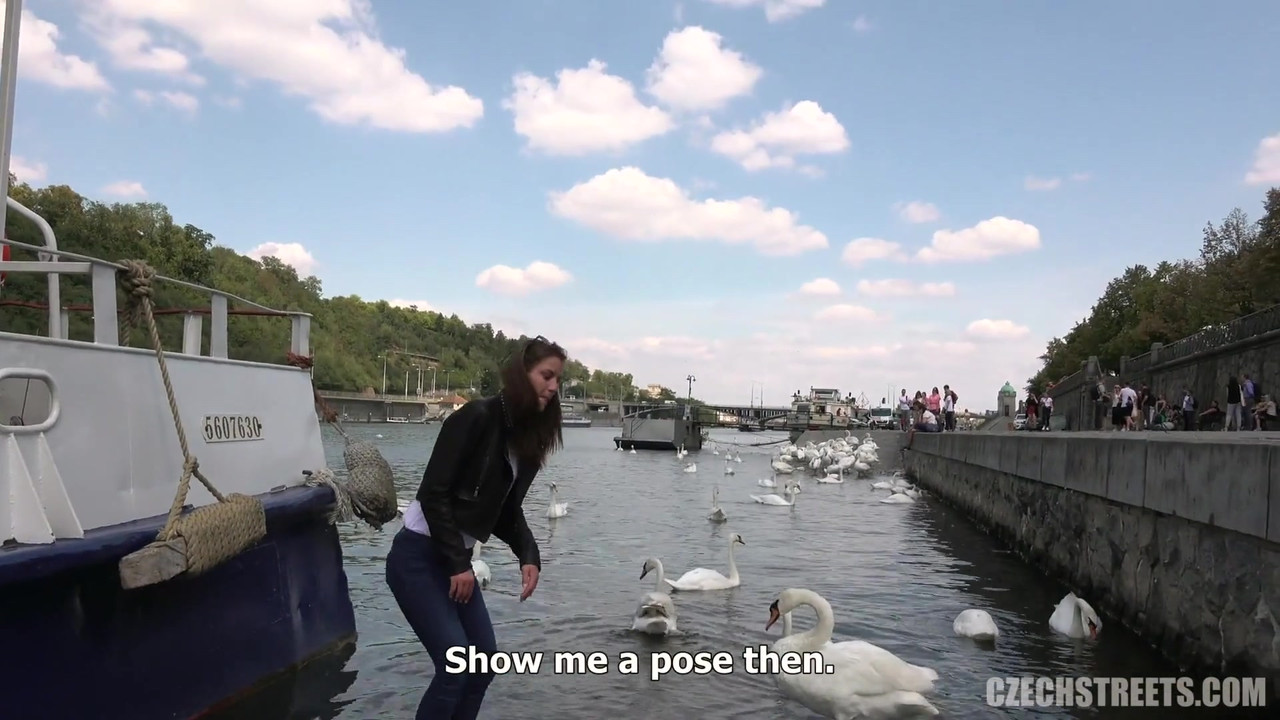 Czech Streets - 有史以来最害羞的女孩