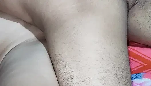Open my vagina and it's my first time with my Tamil Indian stepsister in this X video.