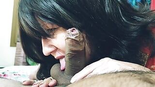 Cette belle-mère excitée adore se faire baiser par l’ami de son fils à grosse bite noire