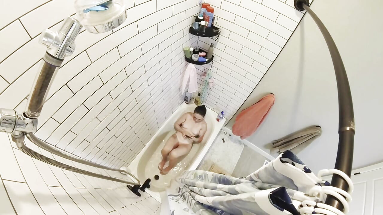 Shower After Fitness Full Solo Girl