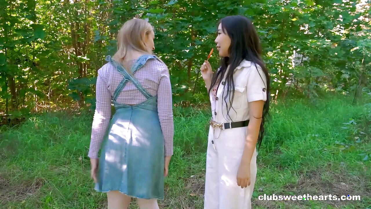 Queres lamber a Anna & a Alice? em ClubSweethearts