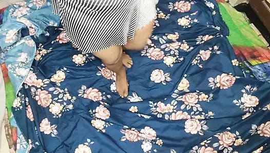 I fucked the Gujarati daughter-in-law by making a new bed