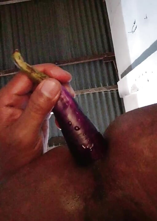 Eggplant splits my anus, it hurts but it feels good