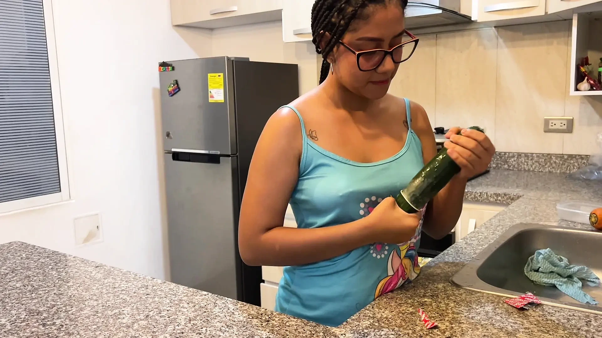 Bridney destroys her wet pussy with a cucumber