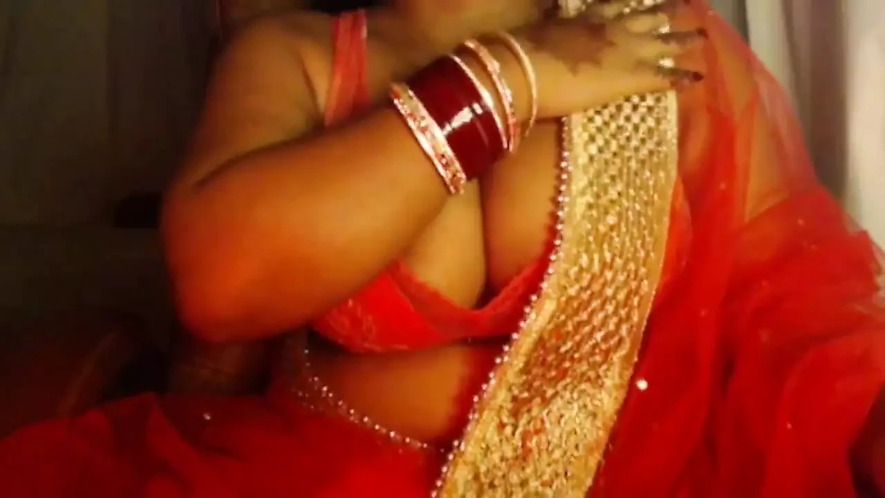 Hot Indian Big Boobs Girl Nude Show.