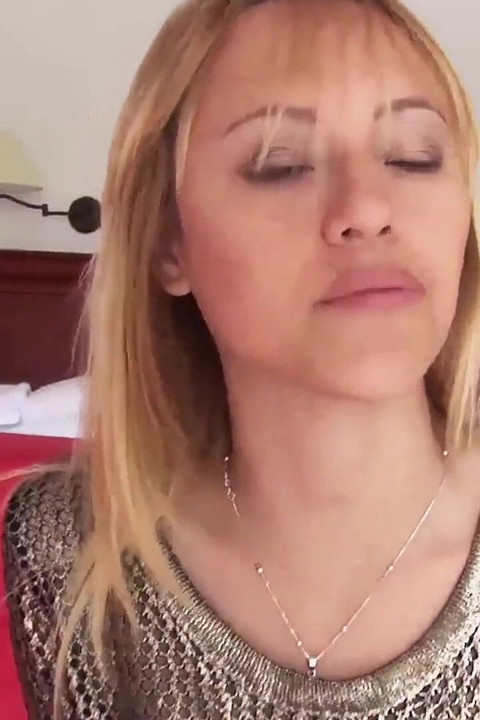 Sexy Karla allein für mich im Hotel