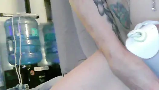 Zoey Portland Plays with Pussy