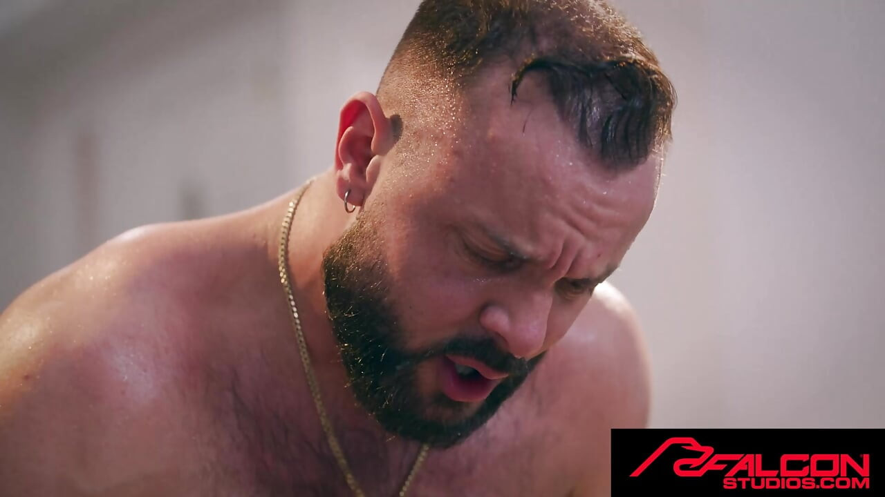FALCON STUDIOS - Derek Kage tager Sir Peters pik og slikstok