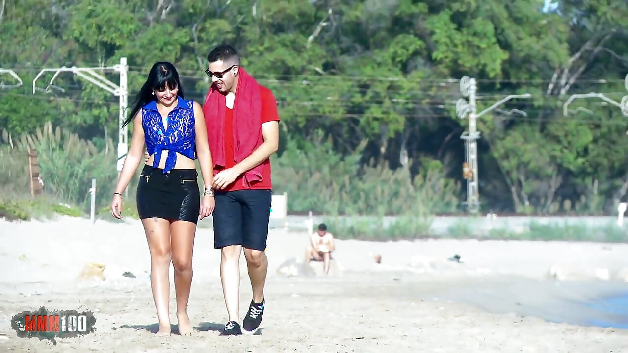 French beauty Natacha Guapa gets ass fucked on a common beach