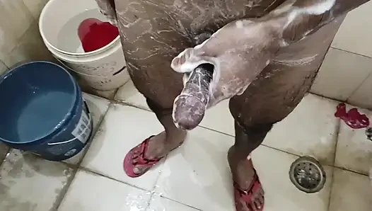 Die kurvige Desi Bhabhi schließt sich "Devar im badezimmer an - hardcore-tabu-sex-rollenspiel mit lautem stöhnen"