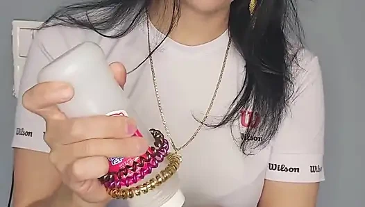 Aku Ingin Memasukkan Jariku Ke Dalam Pantatmu Dan Melihatmu Mengisap Kontolmu Sendiri.